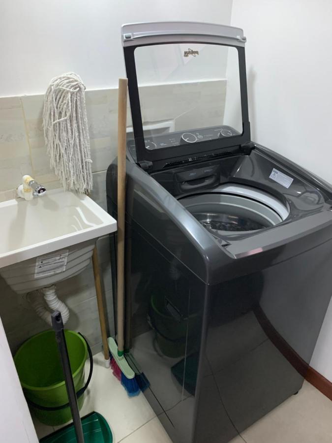 Apartamento Cerca Del Cc Titan Plaza ボゴタ エクステリア 写真